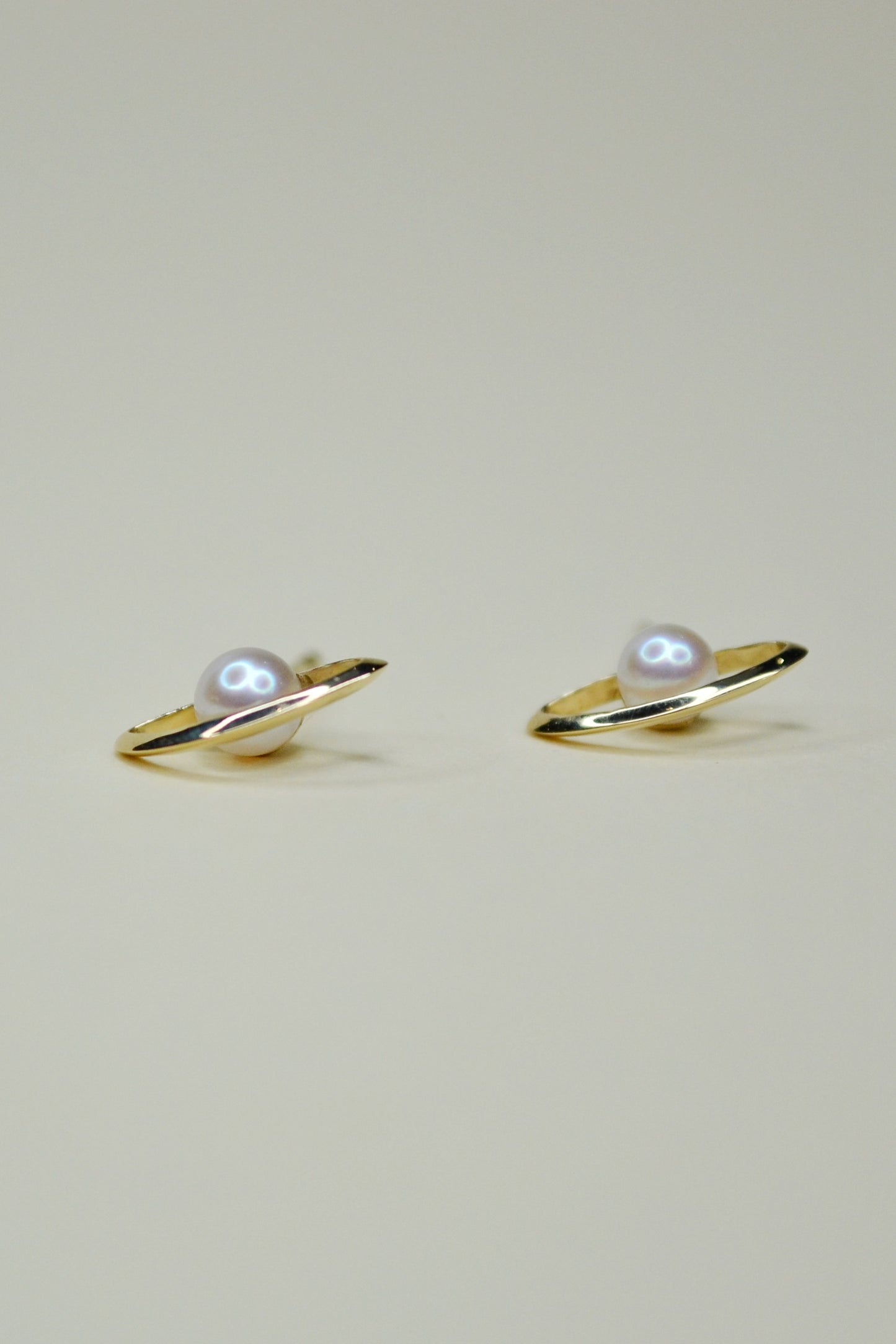 Aretes Saturno