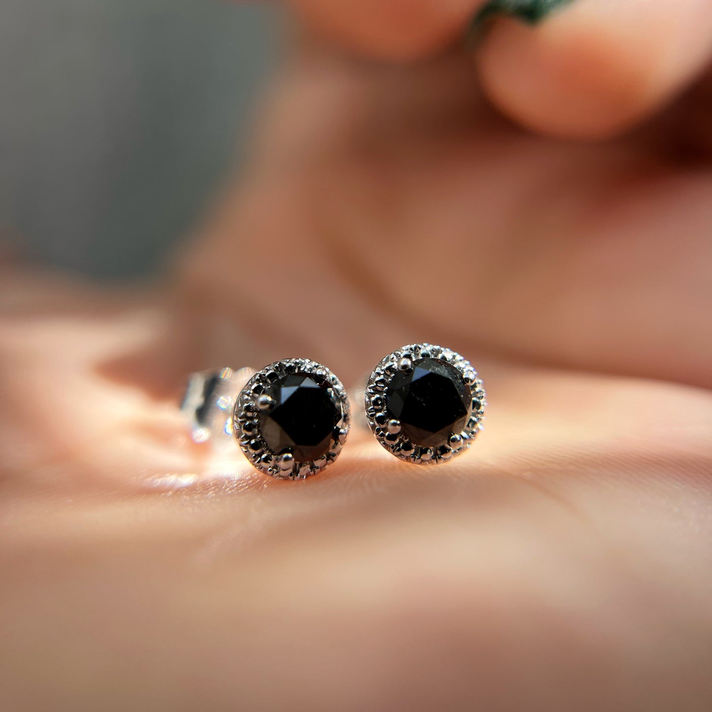 Aretes Diamantes Negros